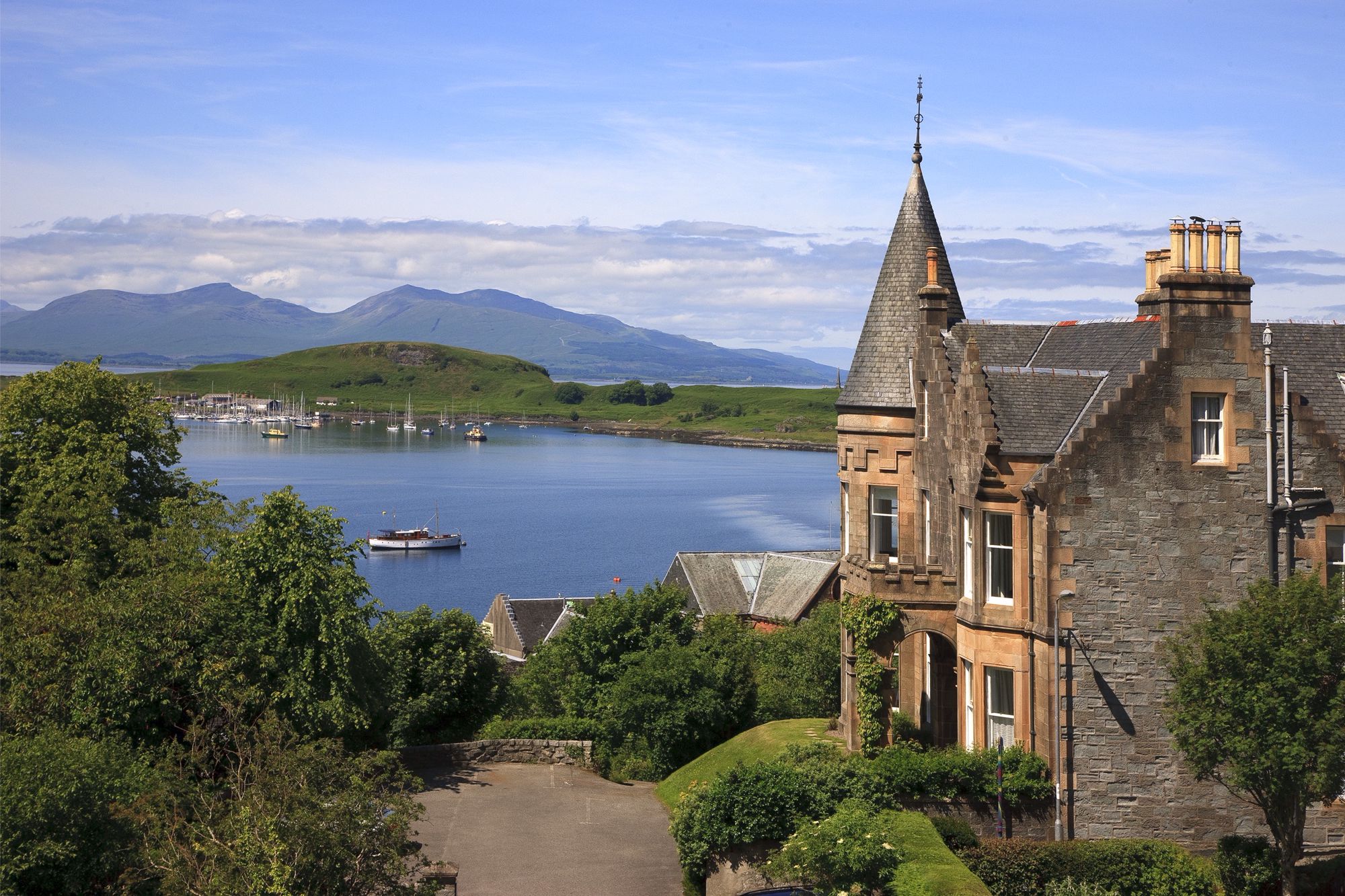 Hotels, Cottages, B&Bs & Glamping in Argyll & Bute