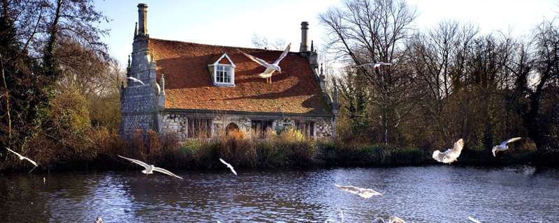 Hotels, Cottages, B&Bs & Glamping in Essex