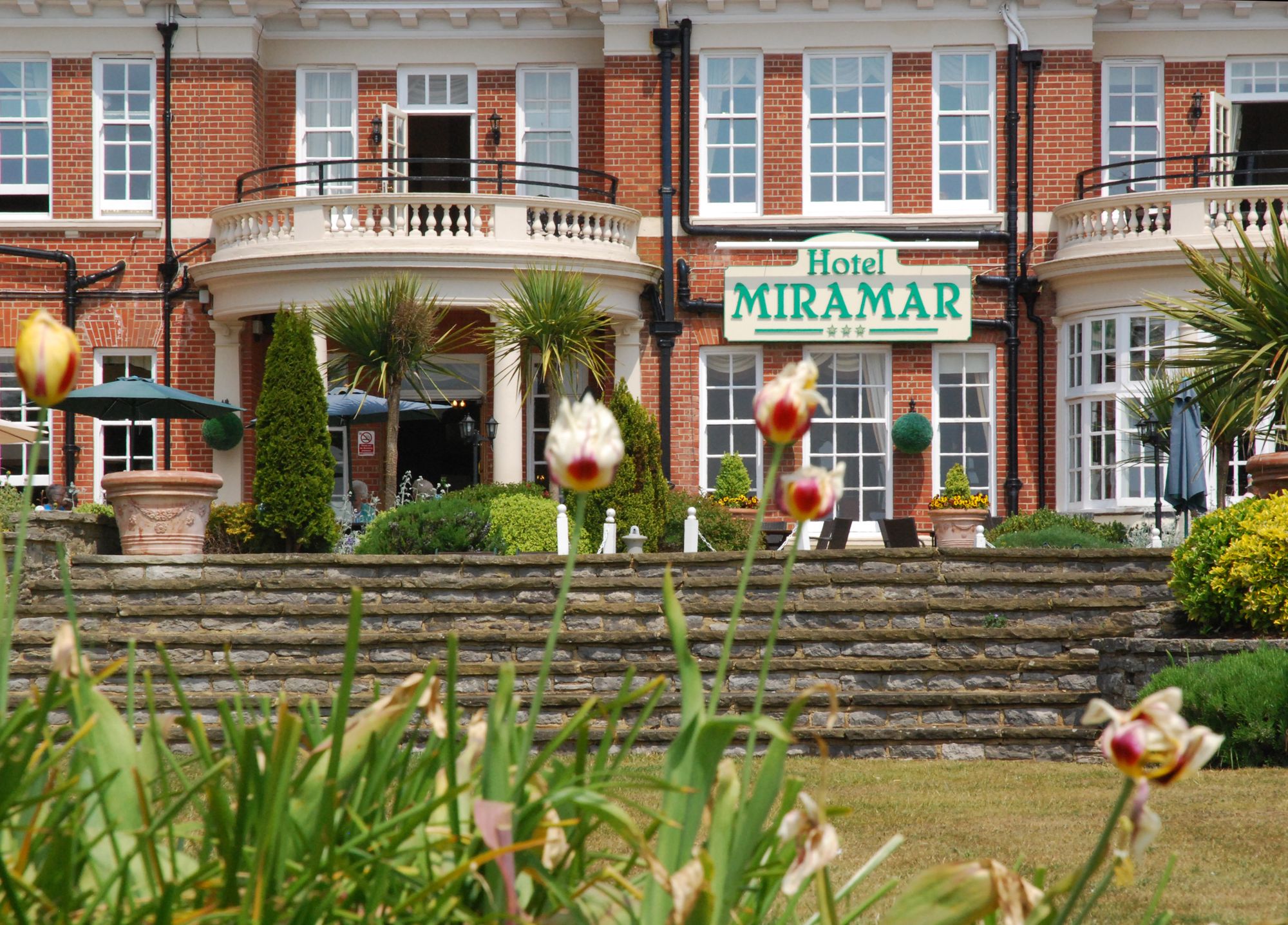 Hotels in England holidays at Cool Places