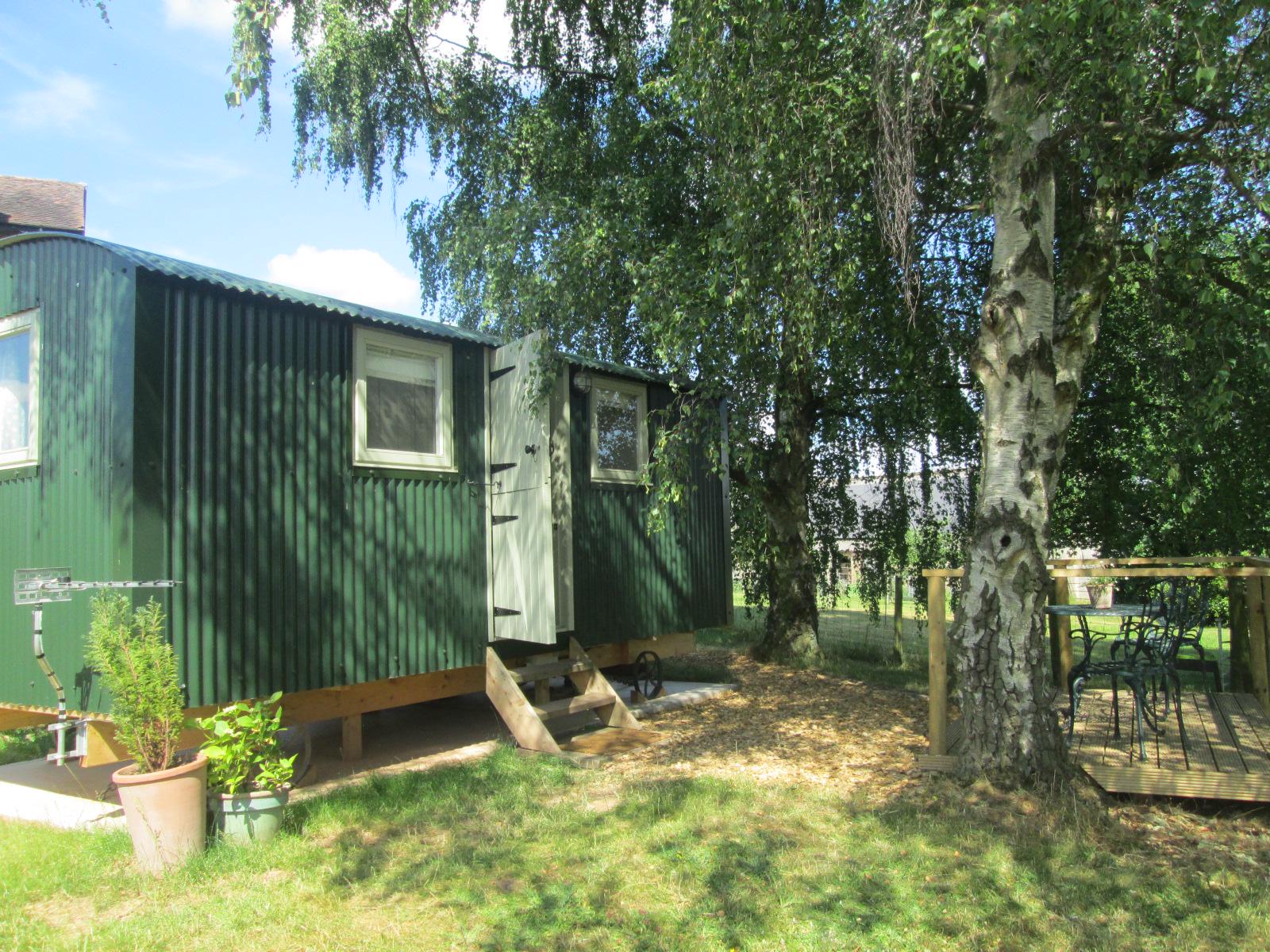 Glamping in West Midlands holidays at Glampingly