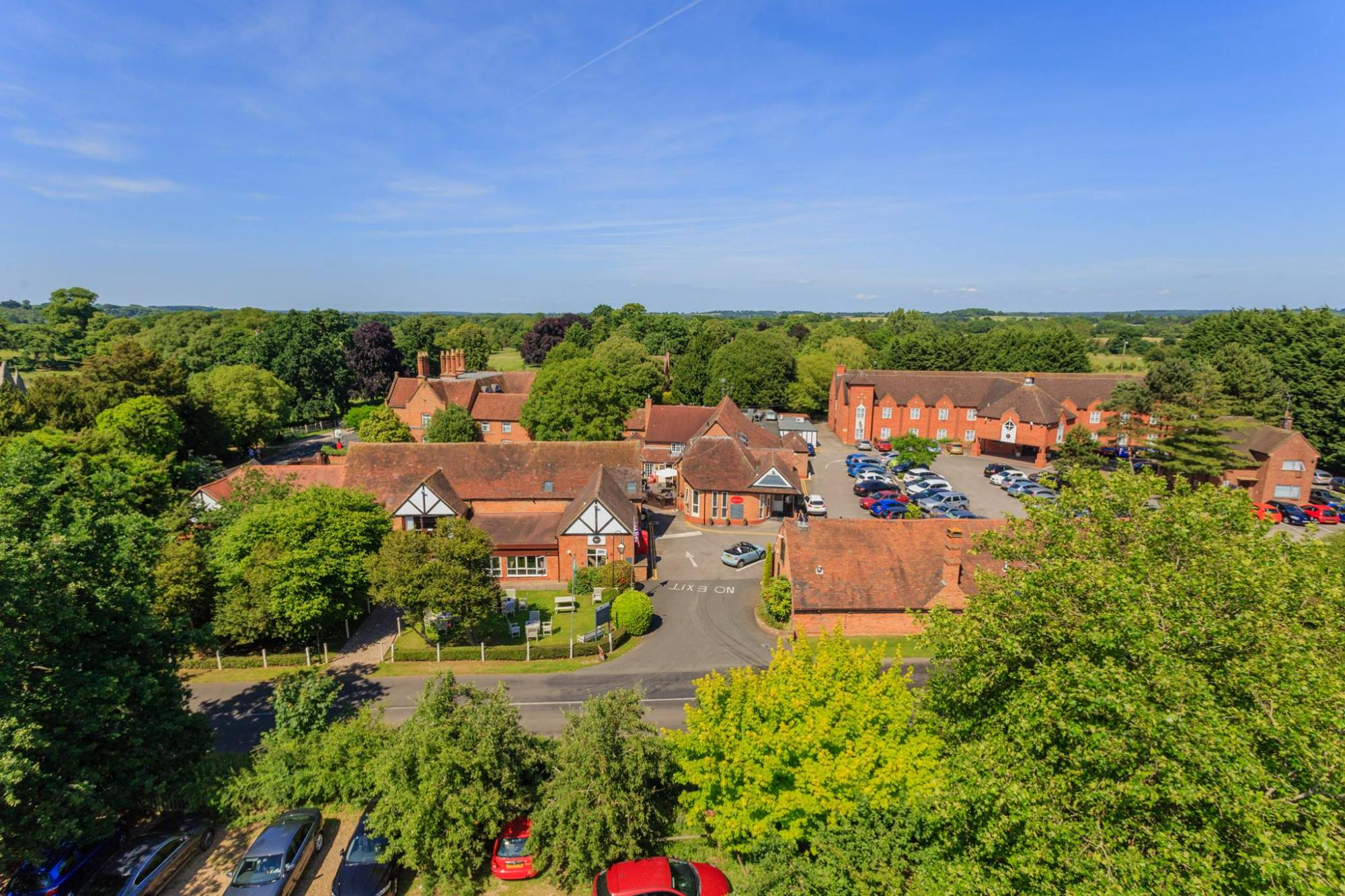 Hotels in Warwick holidays at Cool Places
