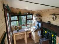 Hideaway Hut with private hottub