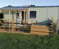 Skylark Shepherds Hut with Hot tub