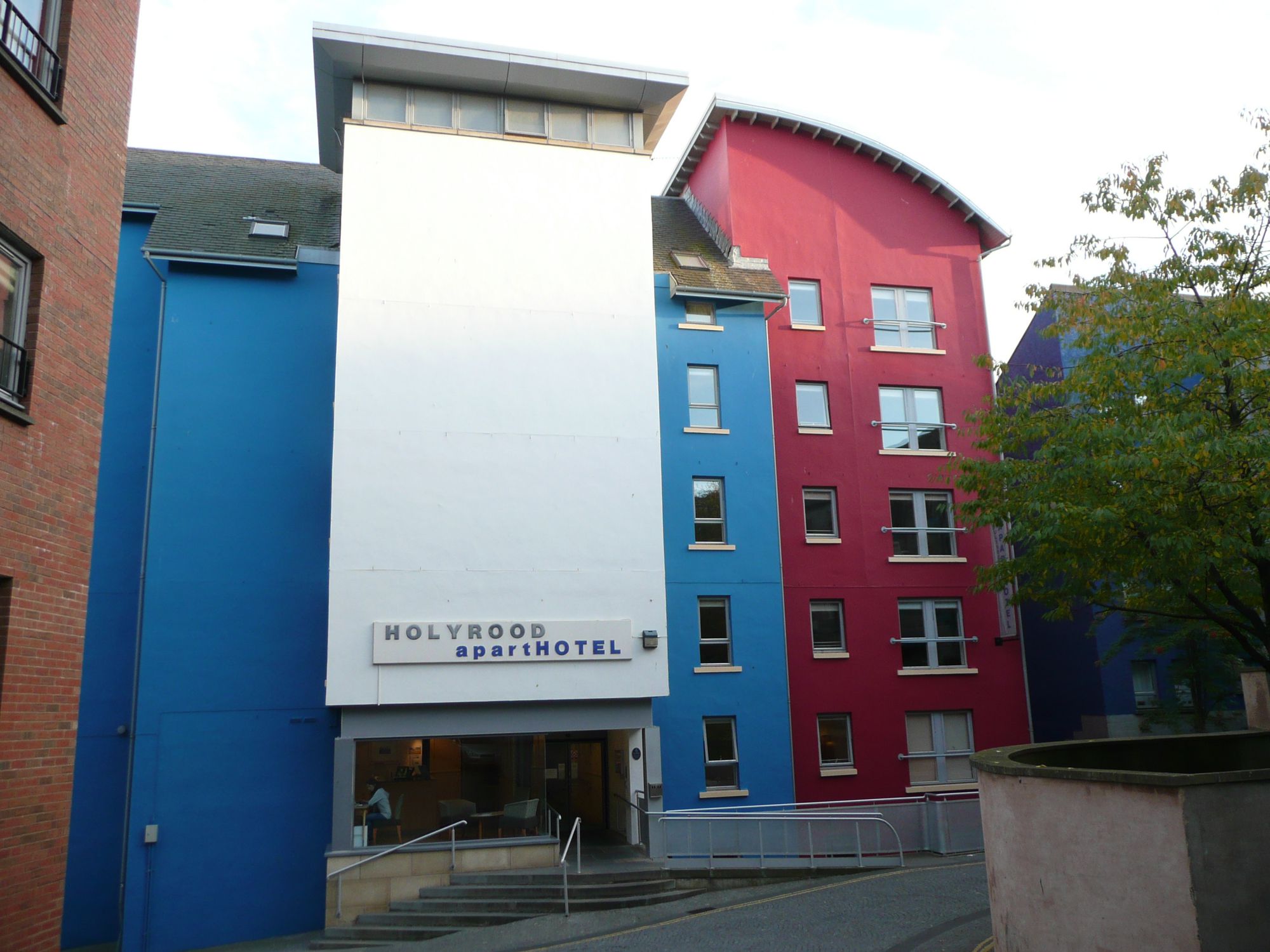 holyrood-aparthotel-edinburgh