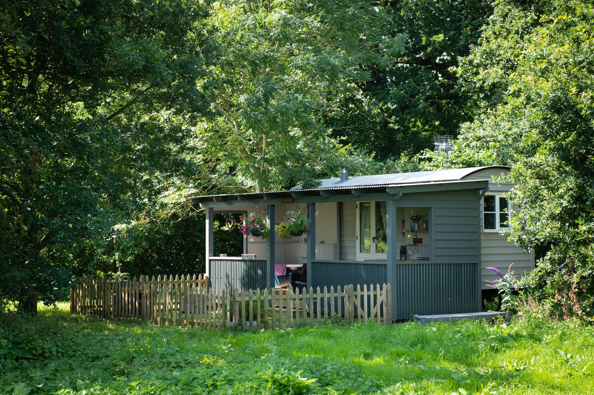 Glamping in Attleborough – Glampingly