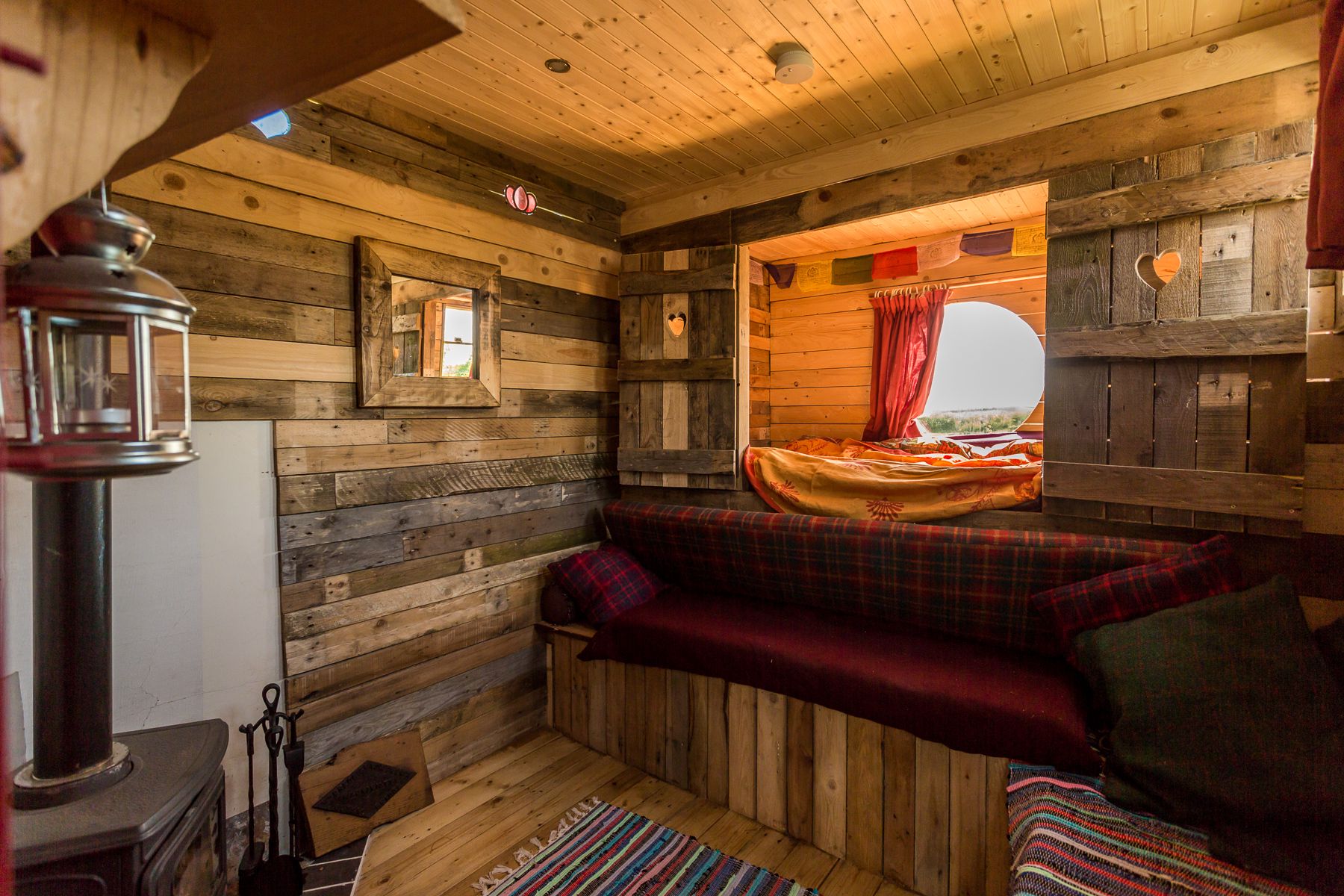 Hostels in Belfast holidays at Cool Places