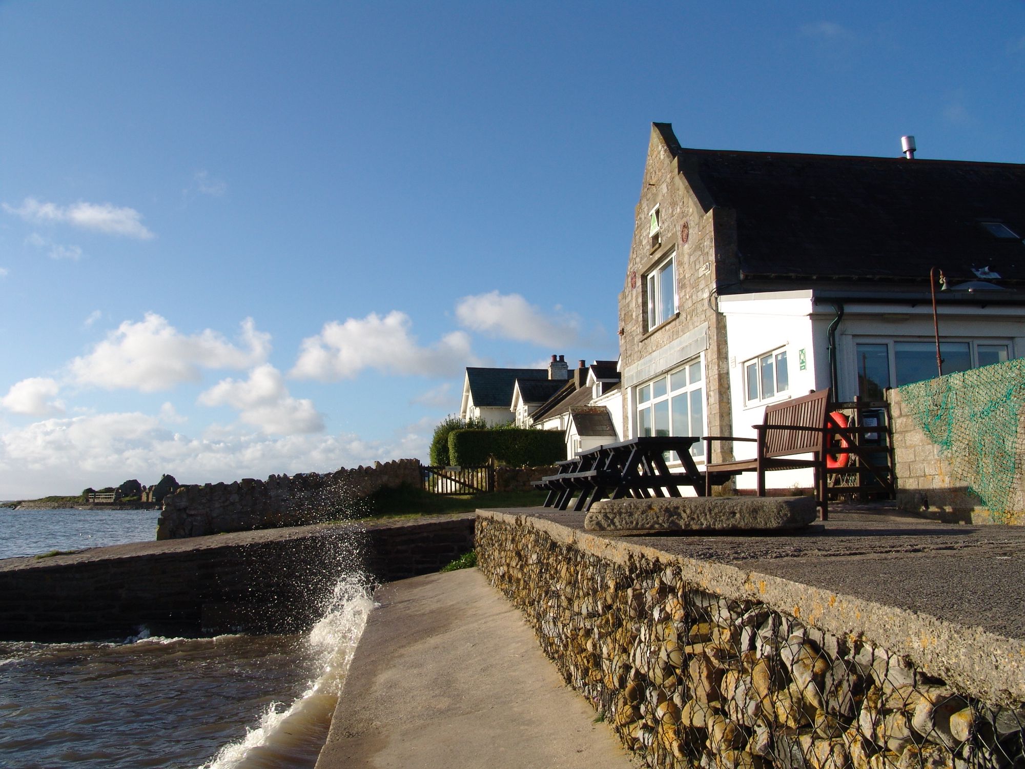Hostels in Swansea holidays at Cool Places
