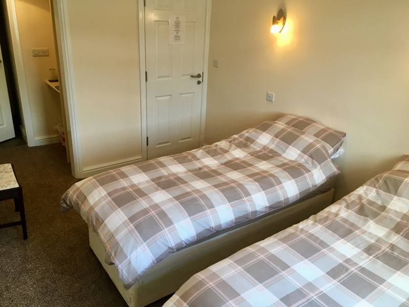 Twin/Double en-suite room