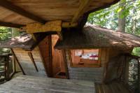 "Cerf" Deer Tree House