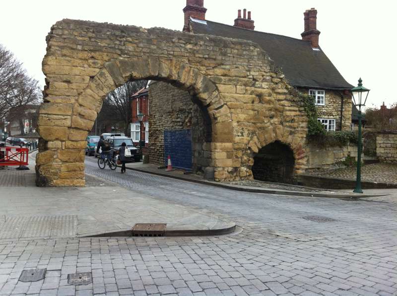 Steep Hill, Bailgate and the Newport Arch