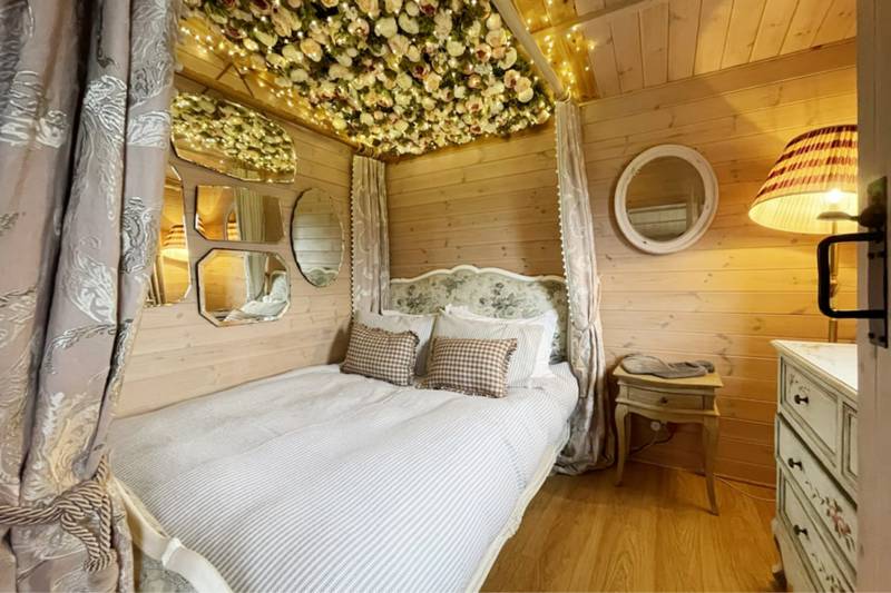 Lakeside Nuthatch Cabin