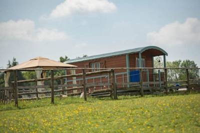 French Roulotte (sleeps 3 people)