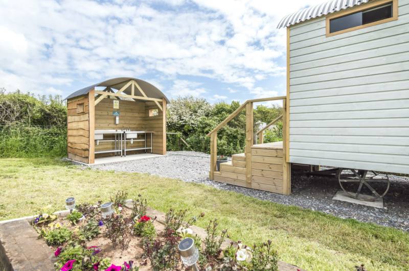 Large Pitch With Electric & Water