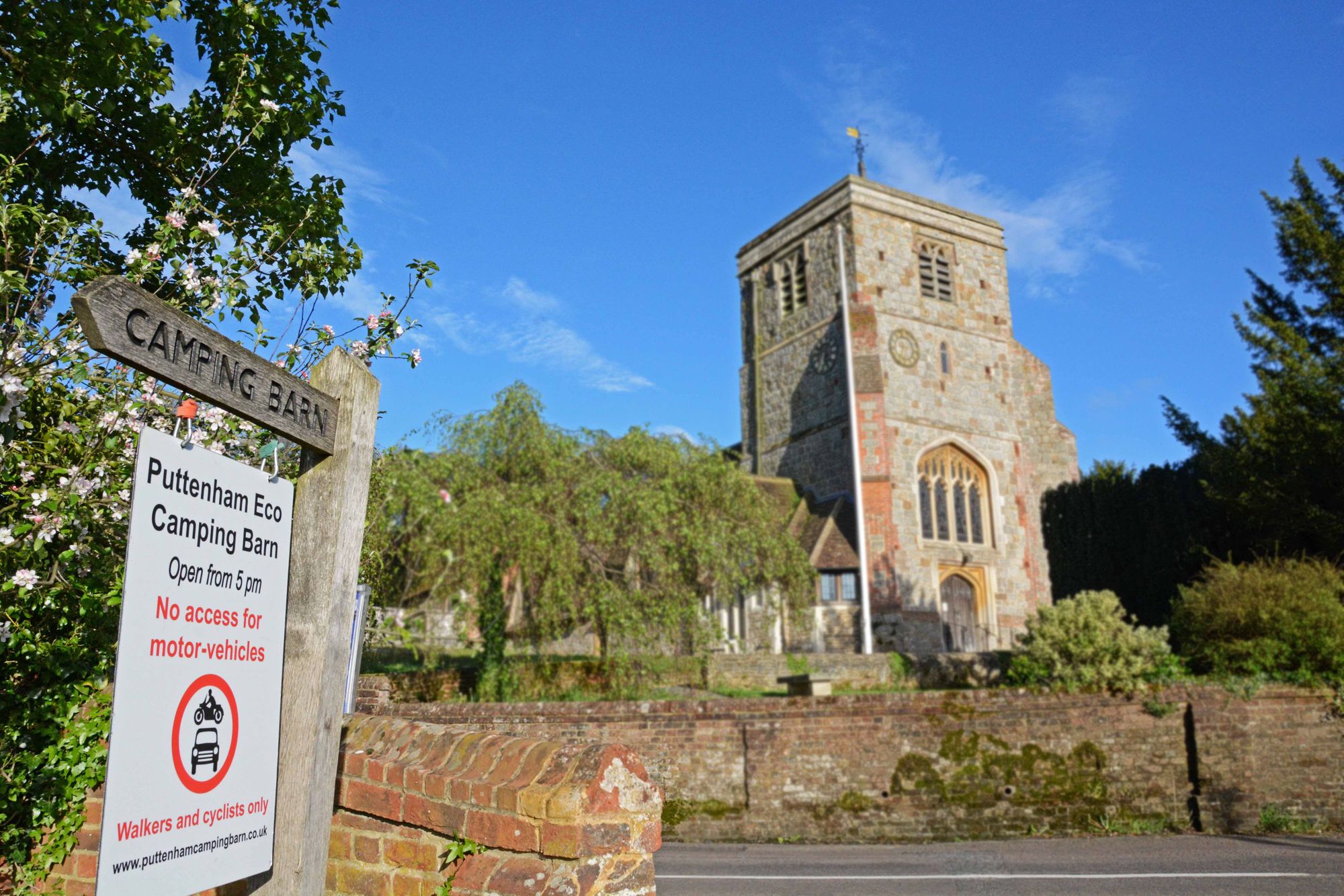 Hostels in Guildford holidays at Cool Places