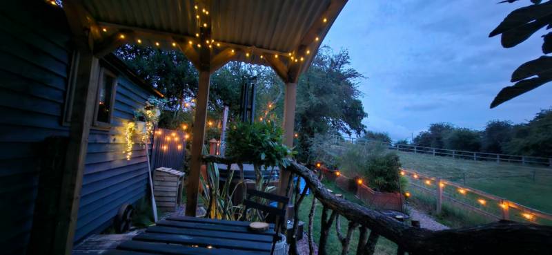 THE PHEASANTS LODGE (shepherds hut)