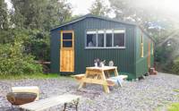 Cwt ar y Bryn (Hut on the Hill)