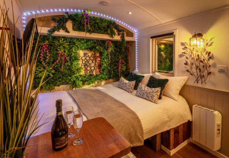 Hillside View Shepherds Hut