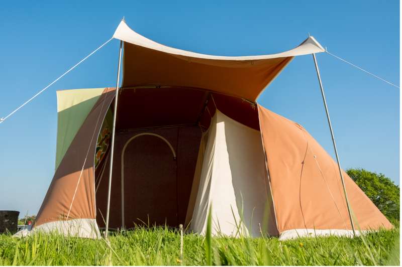Vintage tent - sleeps 4