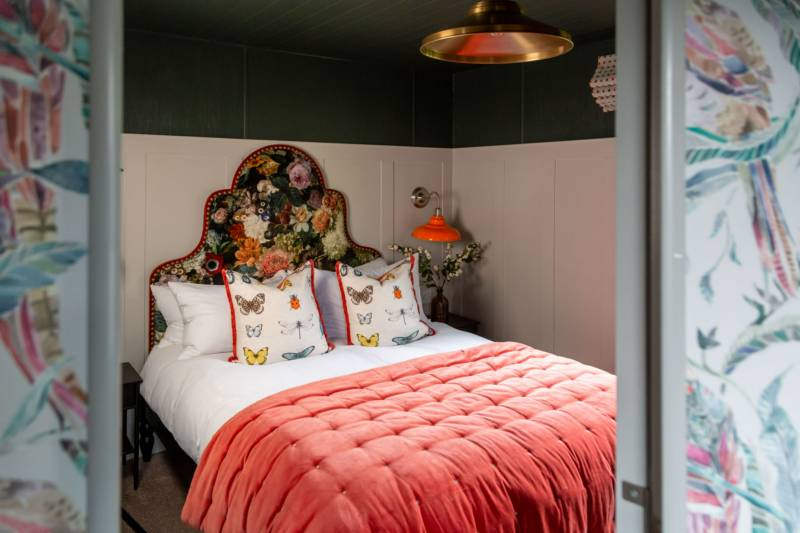 The Gamekeeper - Luxury Timber Lodge