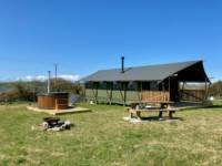 Fox Lodge with wood fired hot tub