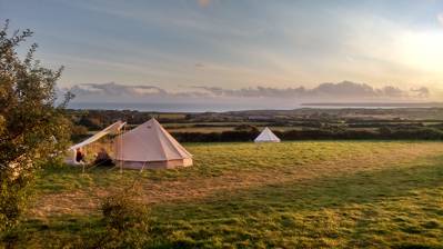 A rustic 28 day pop-up site with excellent views and a wild location on the Cornish coast.