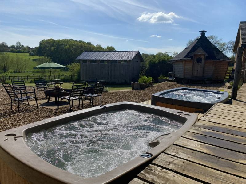 Moon Valley Glamping High Hedge Farm, Old Road, Scaldwell, Kettering, Northamptonshire NN6 9JZ