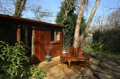 Cosy and secluded Cabin in one of the Sussex High Weald's loveliest rural retreats.