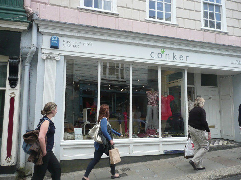 conker boots totnes
