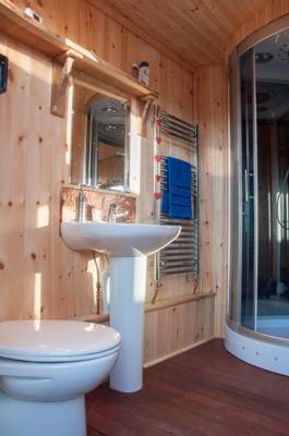 French Roulotte (sleeps 3 people)