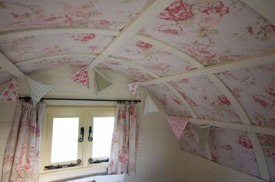 Gypsy Caravan (sleeps 2 people)