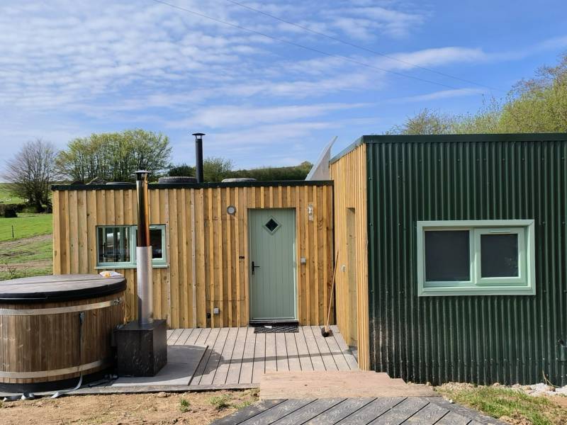 Crinkly Cabin with Sauna and Hot Tub