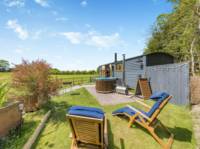 THE PHEASANTS LODGE (shepherds hut)
