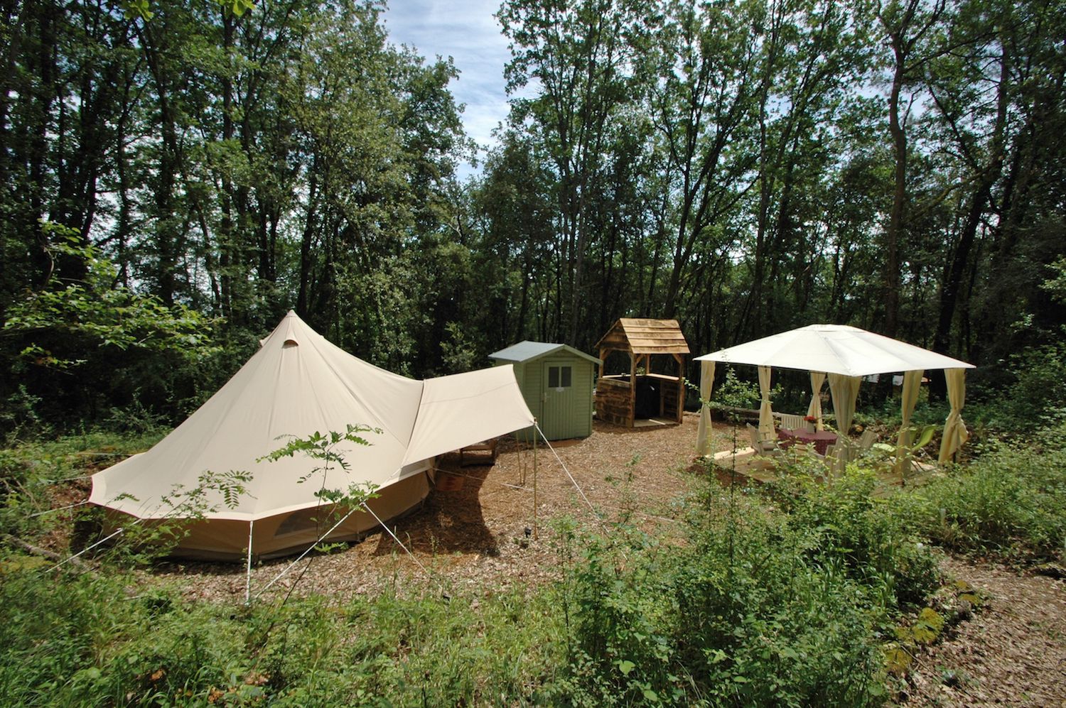 Bell Tent Glamping in France
