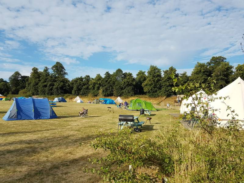 Bell Tent 3 field pitched MAPLE with porch