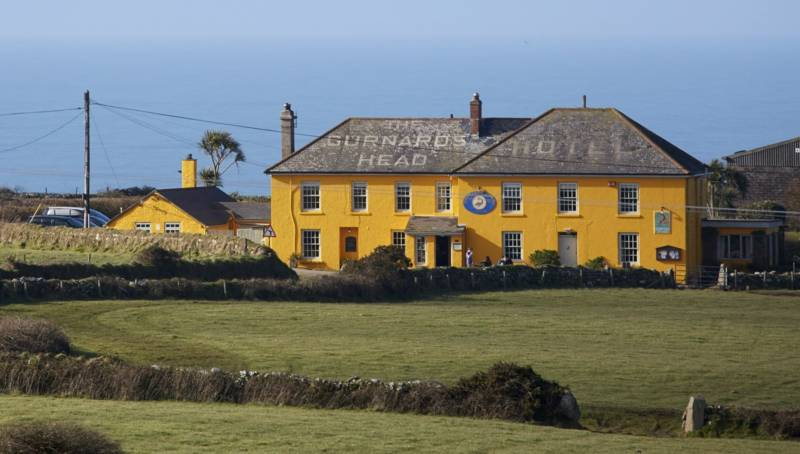 Dog Friendly Pubs with Rooms in Cornwall I Cool Places
