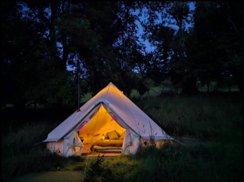 4m Bell Tent 'Buzzard' with stove