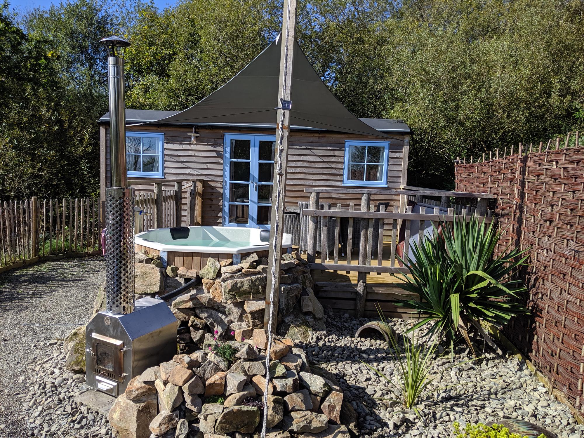 Glamping in Coed-y-Bryn – Cool Camping