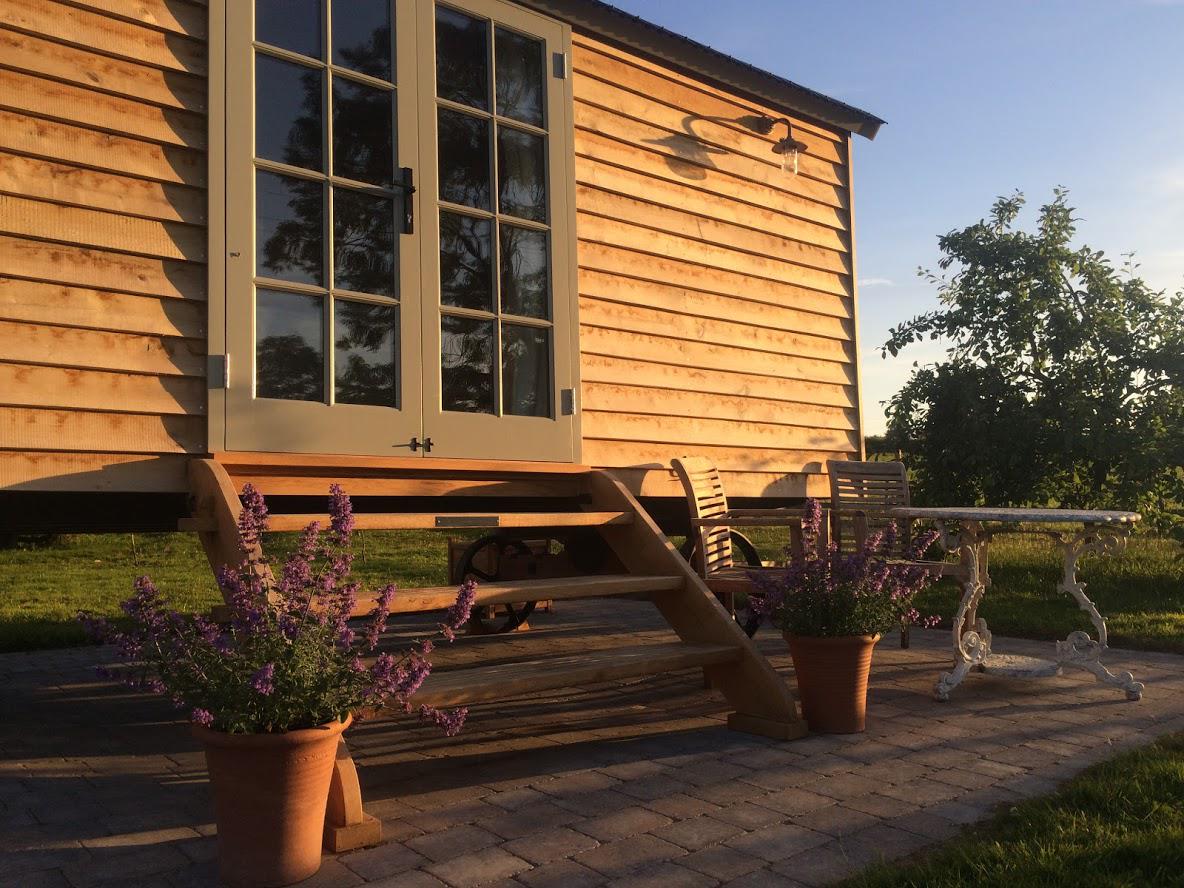 Glamping in Uttoxeter holidays at Glampingly