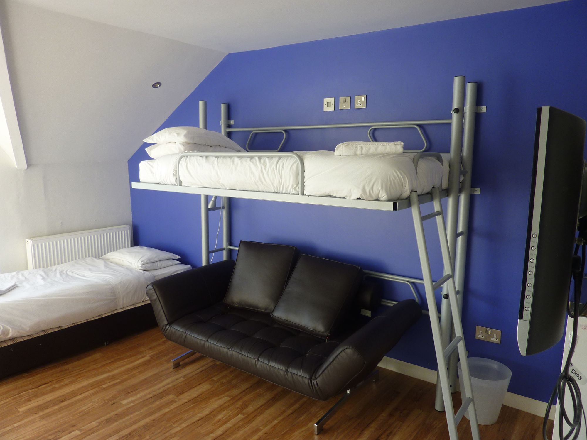 Hostels in Cardiff holidays at Cool Places
