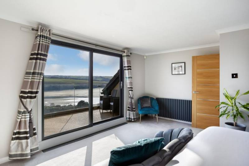 Master Bedroom - Off Peak