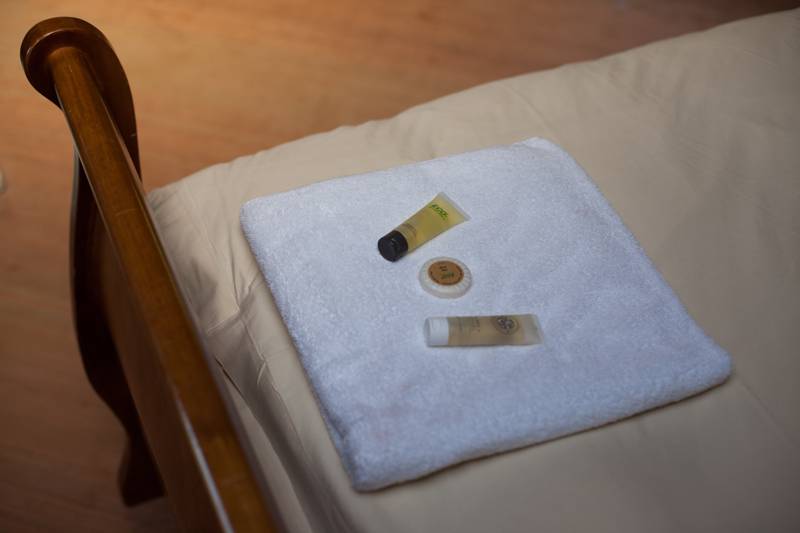 Oak Yurt - 18ft with outdoor kitchen