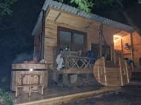 Hideaway Hut with private hottub