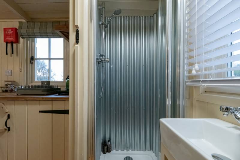 Chicken Hut With Hot Tub