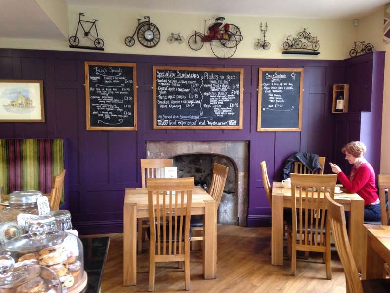 Tomlinson's Café