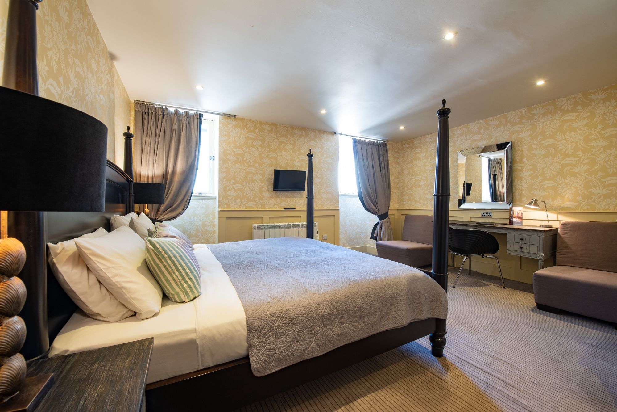 Hotels in Lothian holidays at Cool Places