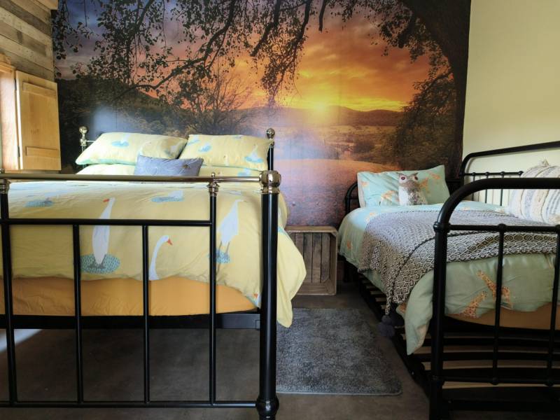 Crinkly Cabin with Sauna and Hot Tub