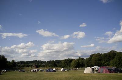Bell Tent 3 field pitched MAPLE with porch