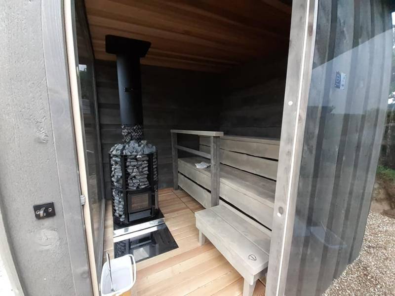 Crinkly Cabin with Sauna and Hot Tub