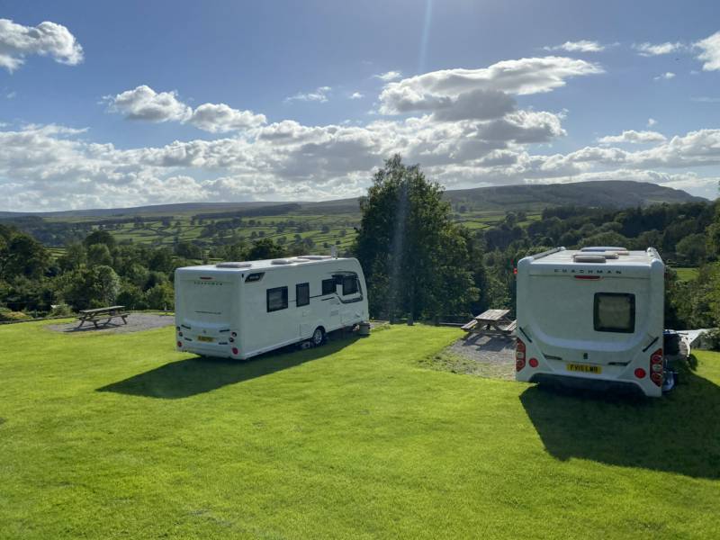 Motorhomes up to 5m with EHU Incl. Campervans