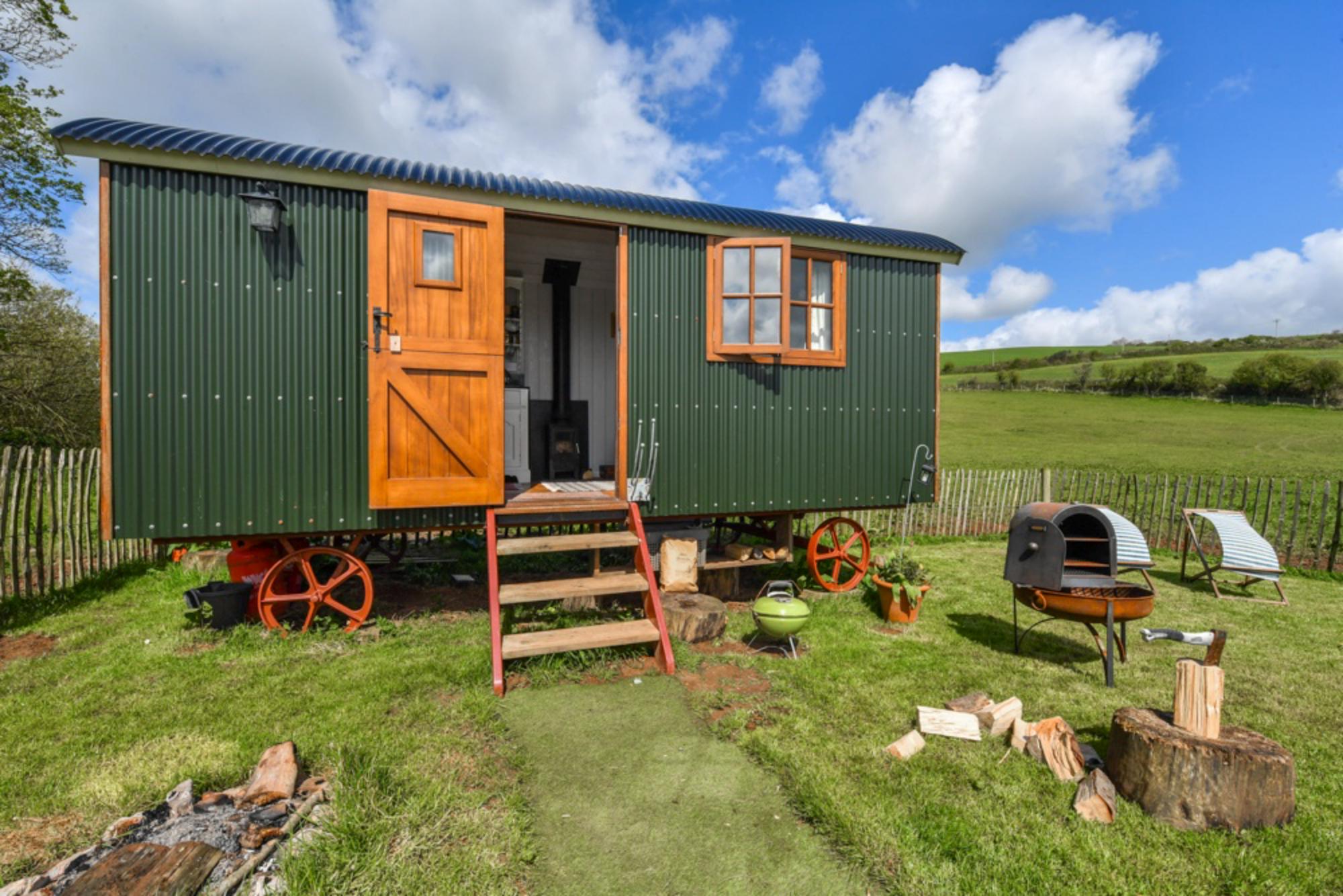 Glamping in South Wales – I Love This Campsite